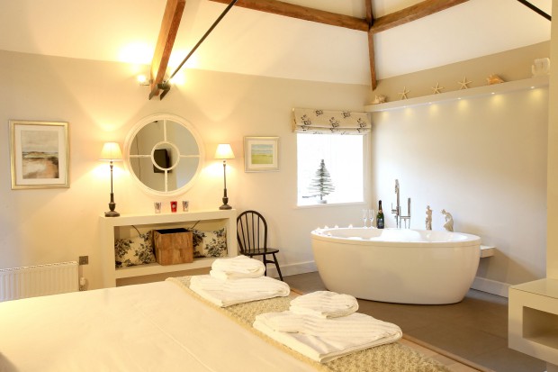 Hayloft freestanding bath at Dalesend Cottages
